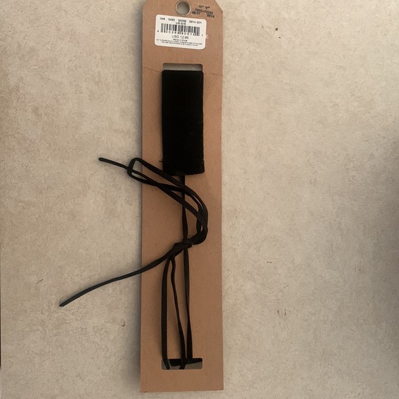 American Eagle Velvet choker - Picture 2 of 2